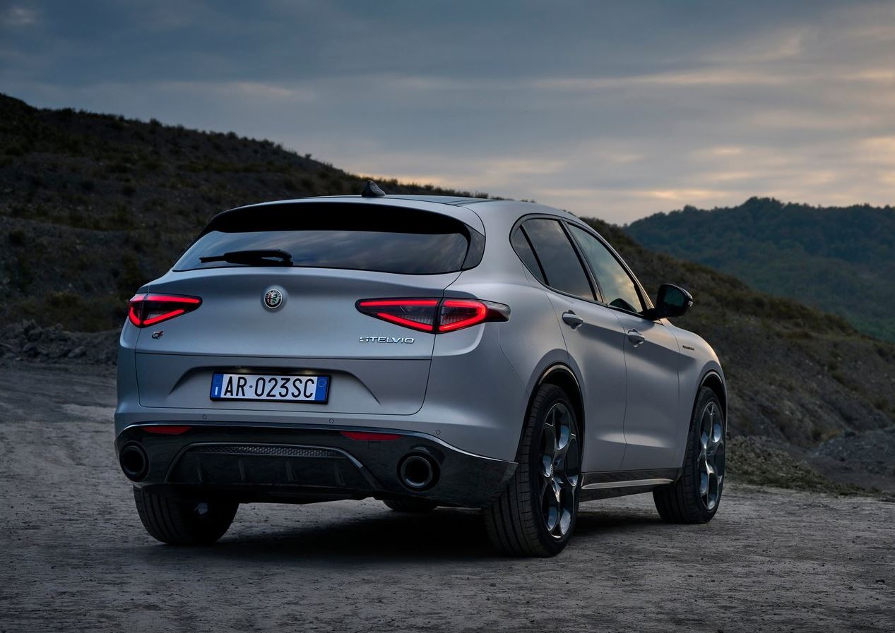 2023 Alfa Romeo Stelvio Competizione 2.0 4x4 Otomatik Özellikleri