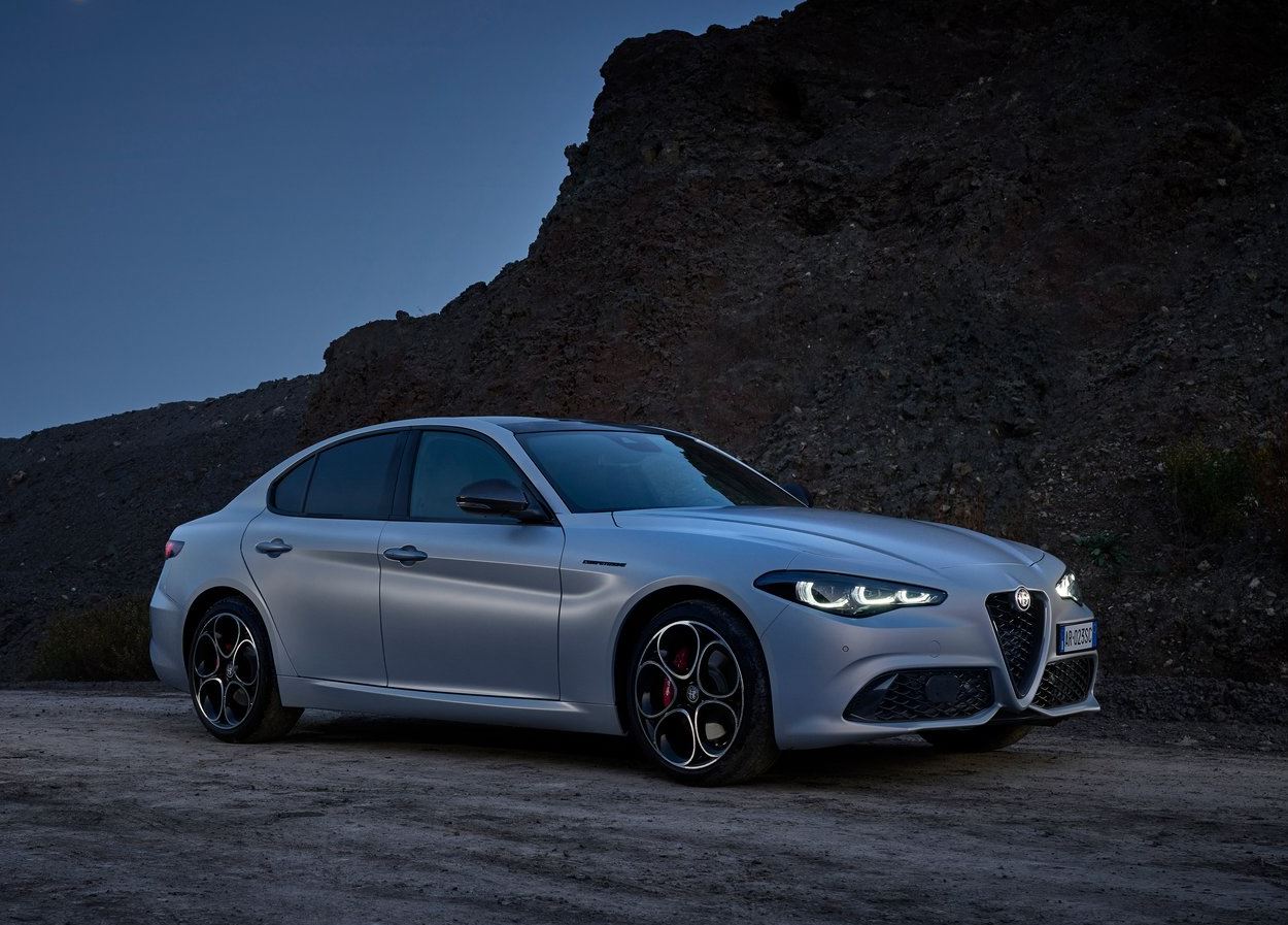 2023 Alfa Romeo Giulia Veloce 2.0 4x4 Otomatik Özellikleri
