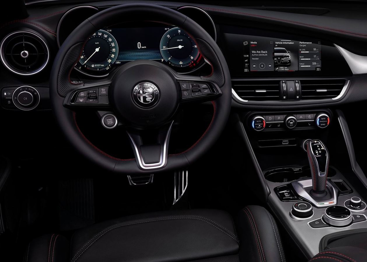 2023 Alfa Romeo Giulia Competizione 2.0 4x4 Otomatik Özellikleri