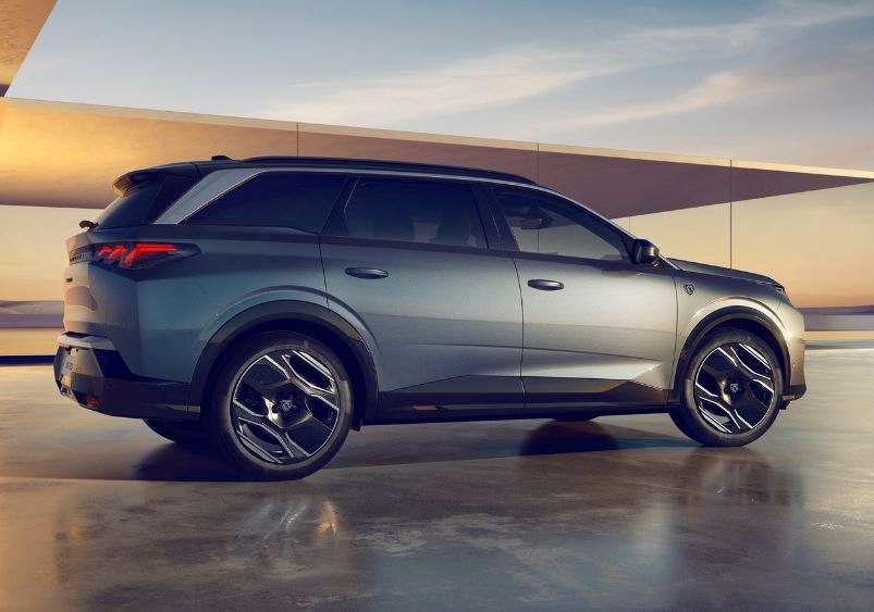 2025 Peugeot 5008 1.2 Hybrid Teknik Özellikleri