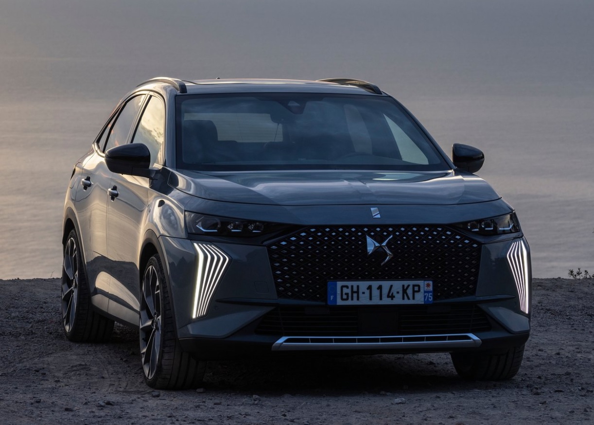 2025 DS DS 7 1.6 Hibrit Teknik Özellikleri